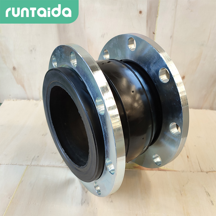 潤泰達-DN100碳鋼法蘭KXT型單球體橡膠柔性接頭橡膠（jiāo）伸（shēn）縮接頭